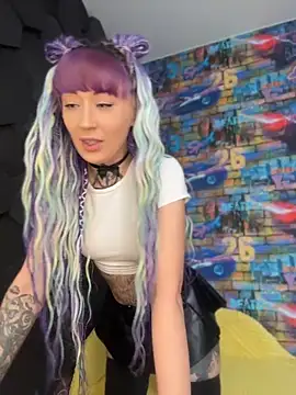 Snapshot of Tattoo__Moon chatting on June 5, 2026, 12:17 am Tattoo Moon online show from June 5, 2026, 12:17 am