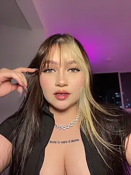 Daniela ruizz online show from May 15, 2026, 12:50 am