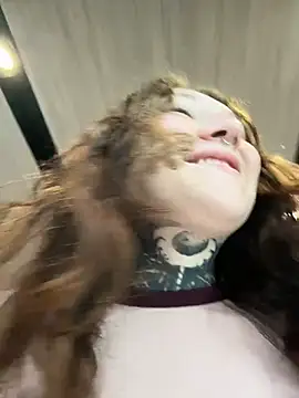 FionaMurr online show from January 18, 2026, 3:21 am