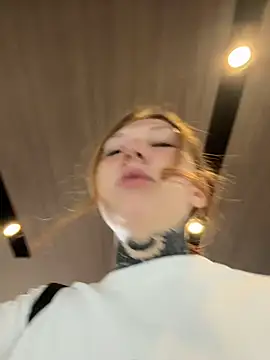 FionaMurr online show from February 19, 2026, 4:19 am