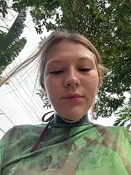 FionaMurr online show from February 20, 2026, 4:09 am