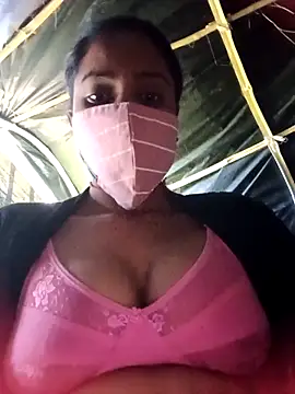 Snapshot of Poonam8080 chatting on December 19, 2025, 6:53 am Poonam8080 online show from December 19, 2025, 6:53 am