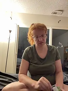 Lenaravenswood online show from February 12, 2026, 6:19 am