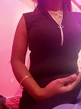 nehakapoor89 online show from December 19, 2025, 9:05 am