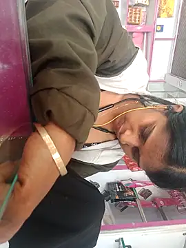 nehakapoor89 online show from February 21, 2026, 6:36 am