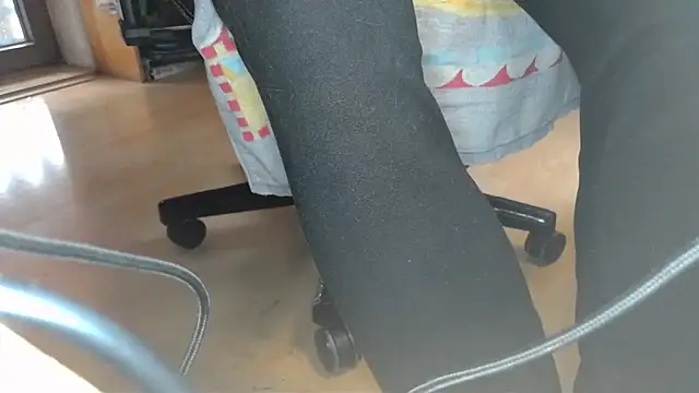 Snapshot of oldmann08 chatting on February 19, 2026, 9:27 am oldmann08 online show from February 19, 2026, 9:27 am