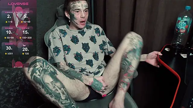 lonelycry7tal online show from December 16, 2025, 9:31 pm