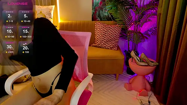 Snapshot of CarolainGilbert chatting on January 15, 2026, 6:51 am CarolainGilbert online show from January 15, 2026, 6:51 am