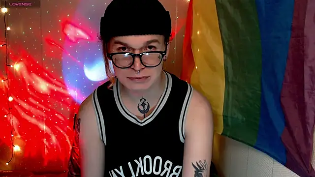 Snapshot of Steve_q chatting on December 20, 2025, 9:22 pm Steve q online show from December 20, 2025, 9:22 pm