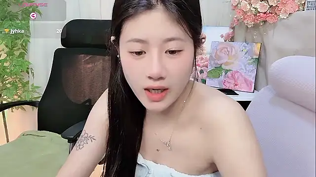 Yvonne-07 online show from January 11, 2026, 1:27 pm