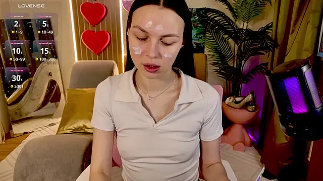 MaxinCarroll online show from April 10, 2026, 10:09 am