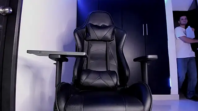 Liam Mateo online show from February 3, 2026, 2:53 am