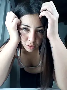 Snapshot of emmacurvyhot chatting on December 15, 2025, 4:22 pm emmacurvyhot online show from December 15, 2025, 4:22 pm