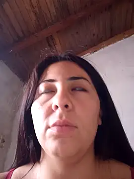 Snapshot of emmacurvyhot chatting on February 20, 2026, 8:31 pm emmacurvyhot online show from February 20, 2026, 8:31 pm