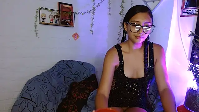 Snapshot of SweetEmxxx chatting on June 14, 2026, 1:14 am SweetEmxxx online show from June 14, 2026, 1:14 am