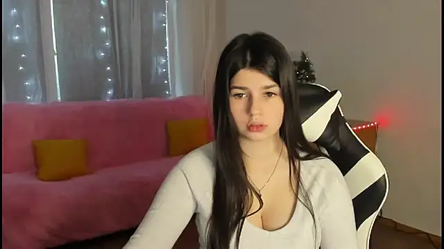 KisaModel online show from December 22, 2025, 8:22 am