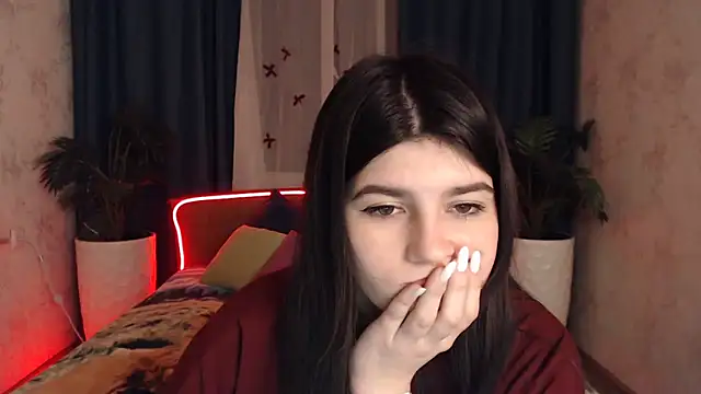 KisaModel online show from February 6, 2026, 1:14 pm