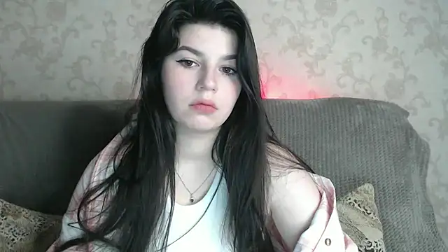 KisaModel online show from April 6, 2026, 1:03 am