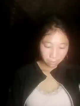 onezezz online show from December 17, 2025, 5:52 pm