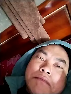 Luckyy03 online show from December 18, 2025, 6:52 am