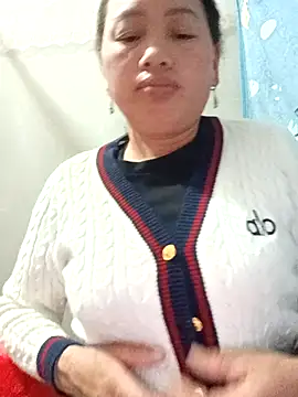 Luckyy03 online show from December 18, 2025, 10:05 pm