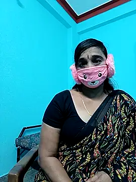 Snapshot of honey_papa chatting on December 16, 2025, 3:39 pm honey papa online show from December 16, 2025, 3:39 pm