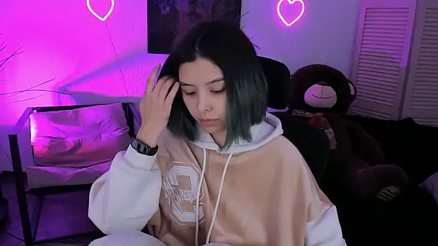 SirenMystiq online show from April 7, 2026, 7:36 pm