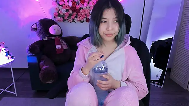 SirenMystiq online show from April 15, 2026, 7:58 pm