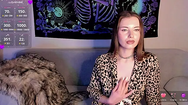 XxxCosmicBitch online show from December 17, 2025, 7:58 am