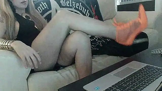 Snapshot of Sandro7879 chatting on February 13, 2026, 7:54 pm Sandro7879 online show from February 13, 2026, 7:54 pm