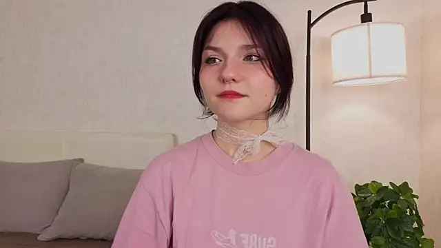 NyraVesperis online show from May 18, 2026, 4:07 am