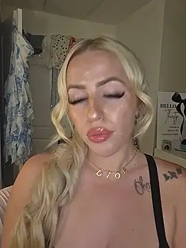 Bellareenaaa online show from July 28, 2026, 8:23 pm