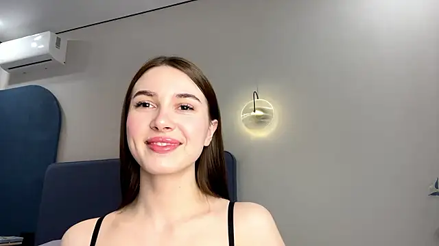 SepiahLune online show from March 20, 2026, 8:08 am