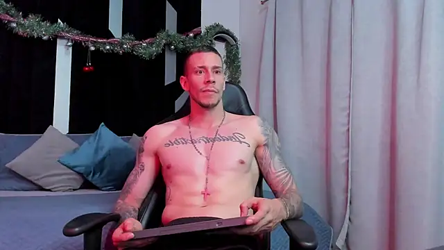 Snapshot of J_king__ chatting on December 16, 2025, 8:36 pm J king online show from December 16, 2025, 8:36 pm