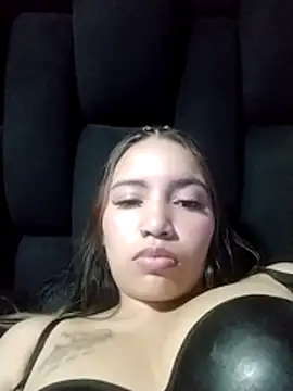 liliymike19 online show from February 18, 2026, 1:56 am