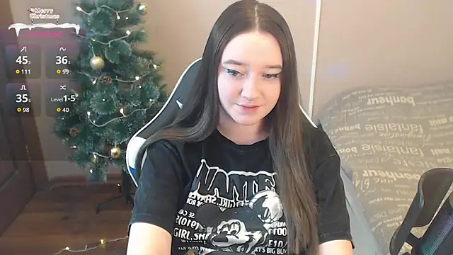 Snapshot of MonicaMoonssss chatting on December 22, 2025, 1:52 pm MonicaMoonssss online show from December 22, 2025, 1:52 pm