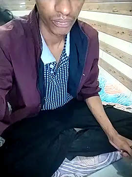 xoupleaura online show from December 16, 2025, 10:31 am