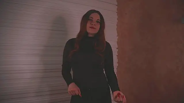 VennieCowgill online show from December 17, 2025, 4:18 am