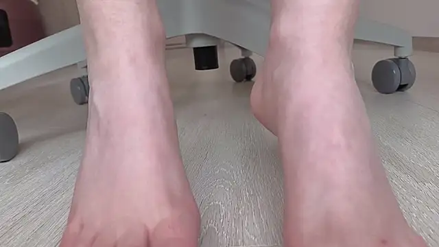 Feetbeth online show from December 15, 2025, 7:40 pm