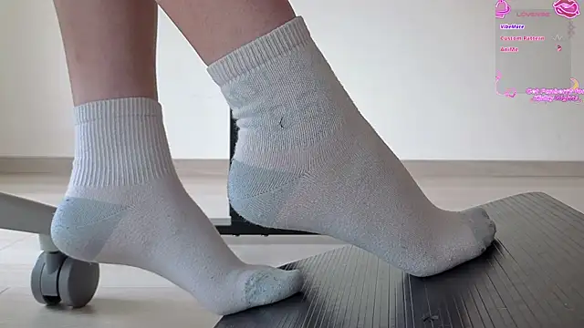 Feetbeth online show from April 13, 2026, 5:18 pm