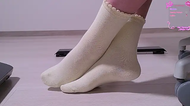 Snapshot of Feetbeth chatting on May 19, 2026, 1:56 am Feetbeth online show from May 19, 2026, 1:56 am