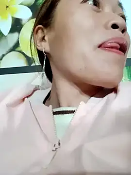 Snapshot of little-effy chatting on December 14, 2025, 11:26 am little-effy online show from December 14, 2025, 11:26 am