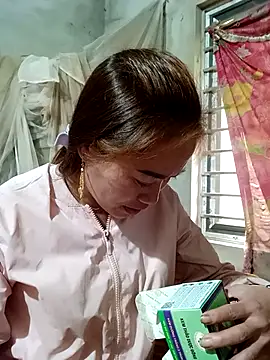 Snapshot of little-effy chatting on February 9, 2026, 6:17 am little-effy online show from February 9, 2026, 6:17 am