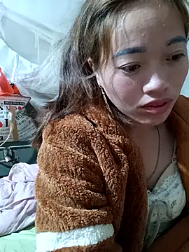 Snapshot of little-effy chatting on February 9, 2026, 8:02 pm little-effy online show from February 9, 2026, 8:02 pm