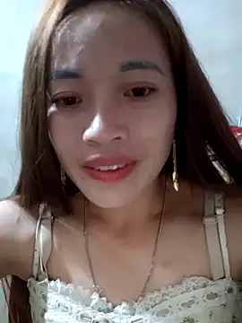 Snapshot of little-effy chatting on February 16, 2026, 2:24 pm little-effy online show from February 16, 2026, 2:24 pm