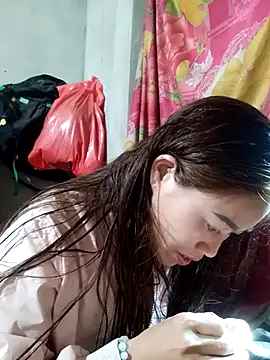 Snapshot of little-effy chatting on March 7, 2026, 12:46 pm little-effy online show from March 7, 2026, 12:46 pm