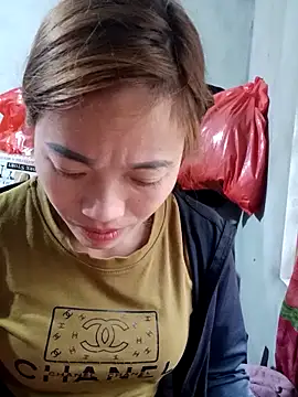 Snapshot of little-effy chatting on March 9, 2026, 7:56 am little-effy online show from March 9, 2026, 7:56 am