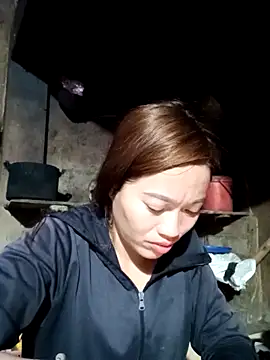 Snapshot of little-effy chatting on March 18, 2026, 12:47 am little-effy online show from March 18, 2026, 12:47 am