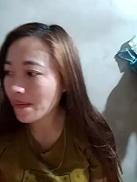 Snapshot of little-effy chatting on March 28, 2026, 10:48 am little-effy online show from March 28, 2026, 10:48 am