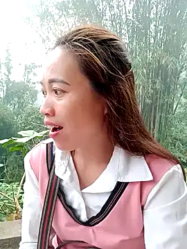 Snapshot of little-effy chatting on April 5, 2026, 1:58 am little-effy online show from April 5, 2026, 1:58 am